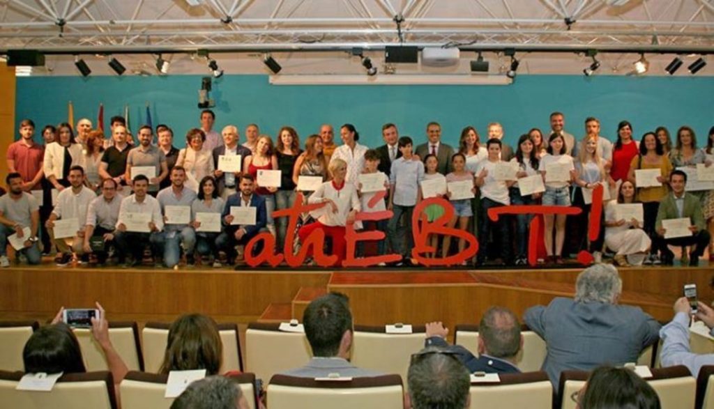 Premio atrÉBT en la modalidad de ideas con C3BOT, propuesta realizada por Marta Sánchez-Saus Laserna, Cristian Marín y Mario Crespo.